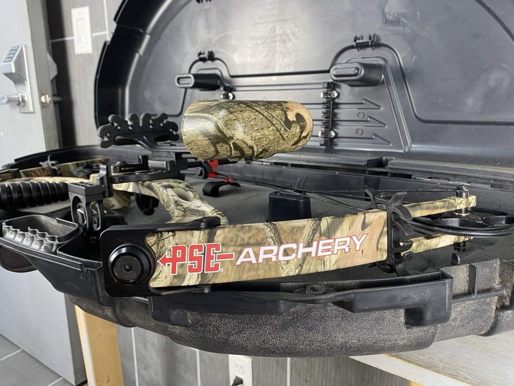 PSE Archery Stinger 3G Right Hand Compound Bow W/ TRUFIRE Trigger & Plano Case