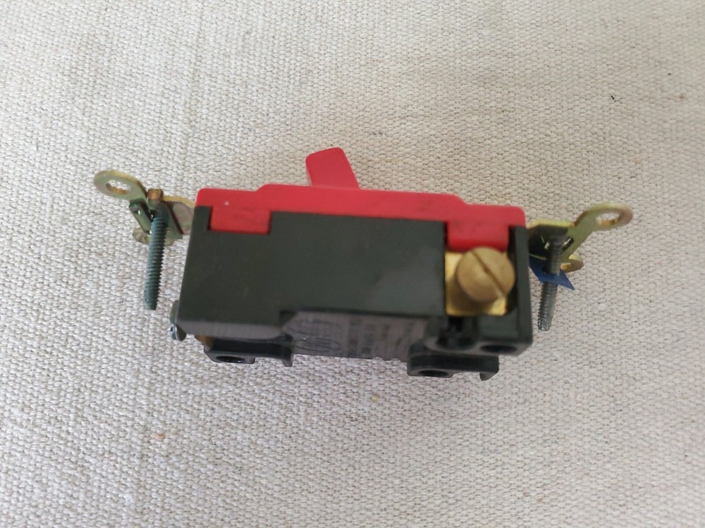 PACK OF 4 EAGLE FED SPEC 2223RD TOGGLE 3 WAY LIGHT SWITCH RED