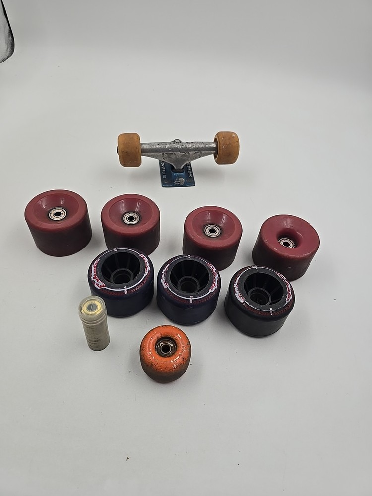 Misc . Skateboard Wheels And Bearings Condition Unknown