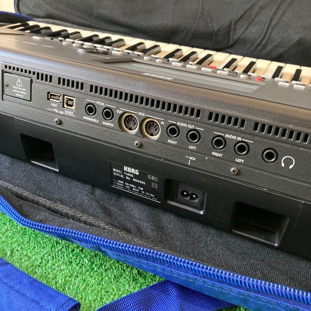 KORG Pa600 Professional Arranger Keyboard