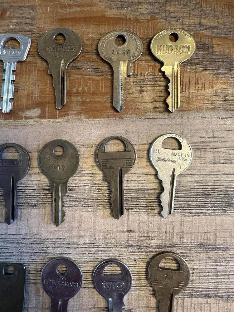 Vintage Assorted Keys Bulk - 32 Pieces Mixed Lot - Locksmith Craft