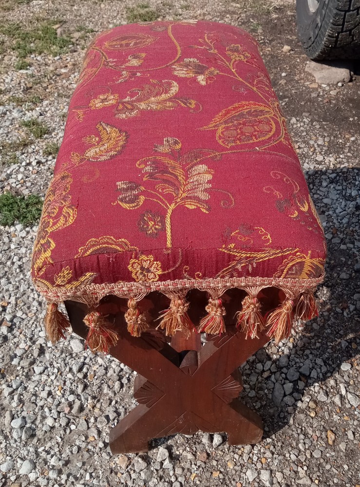 Walnut Caved Eastlake Bench (VB-111)