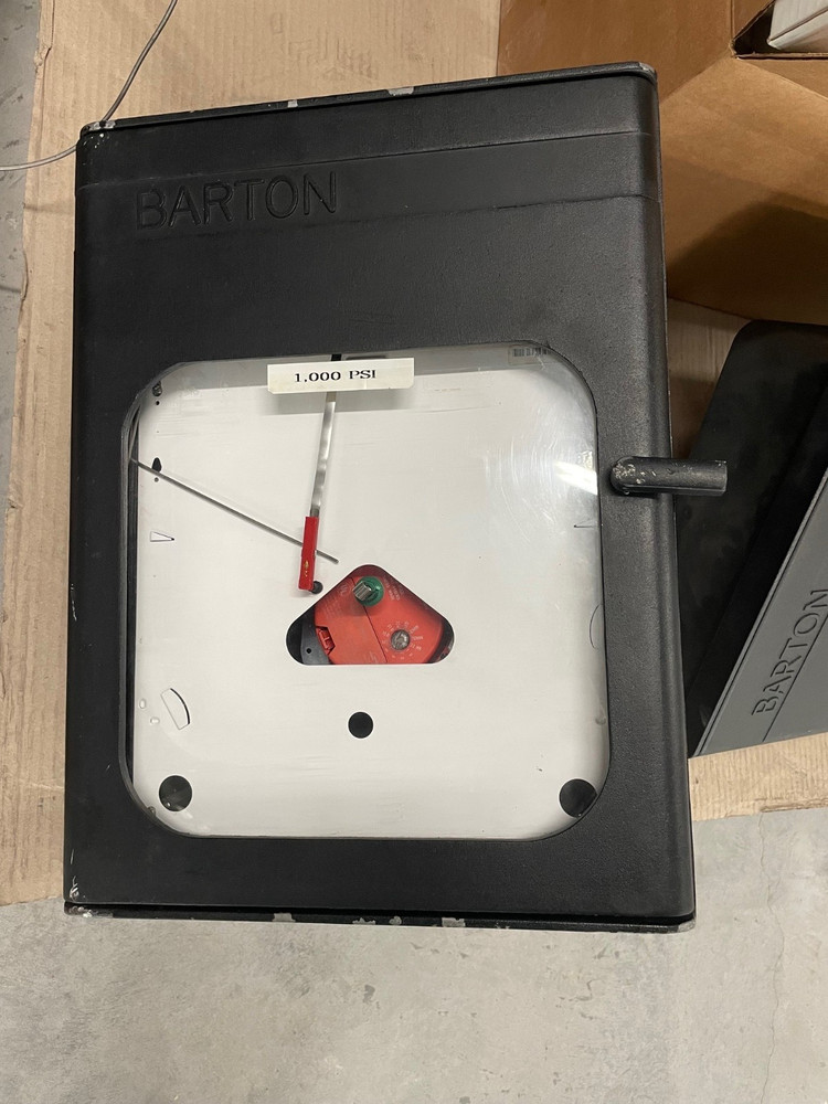 BARTON CHART RECORDER 1,000 PSI