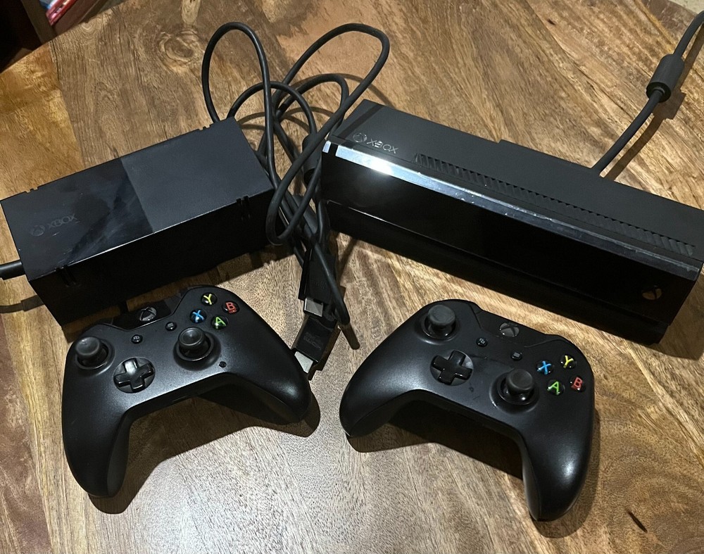 Original Xbox One with Kinect with 15 games included!
