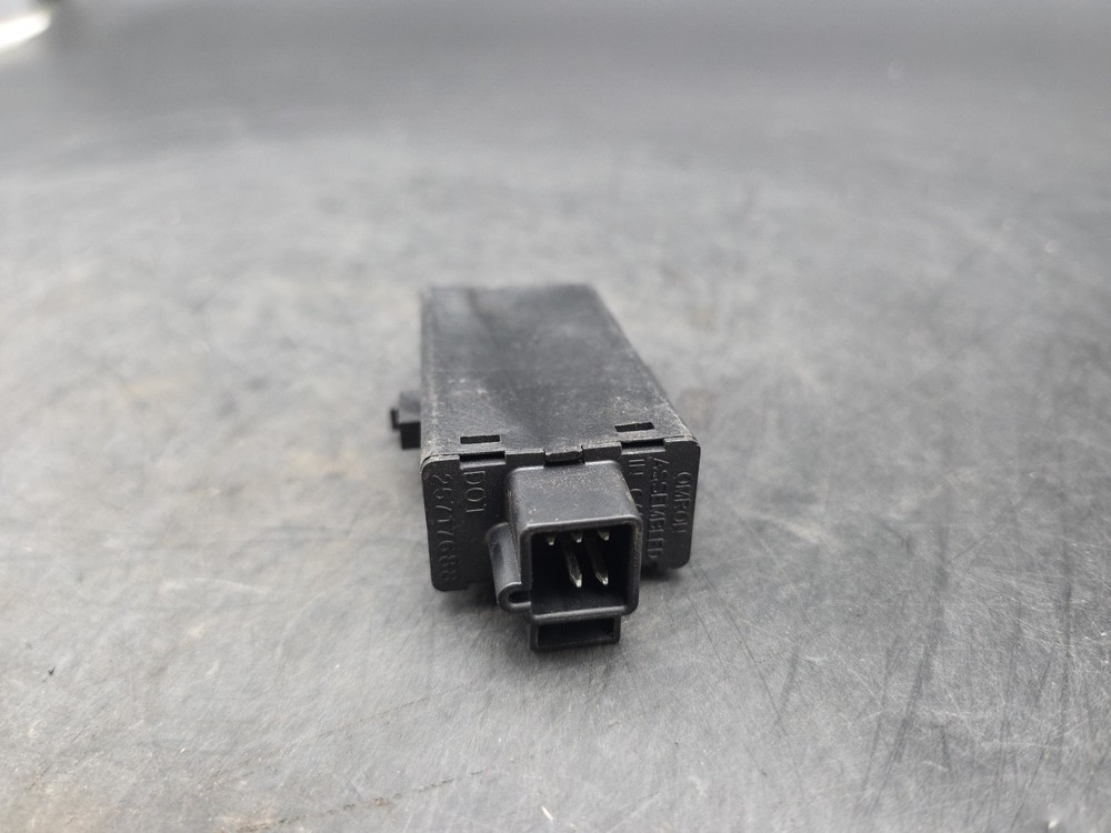 OEM 00-05 Cadillac Deville Hazard Emergency Light Switch Button 25717688 Used