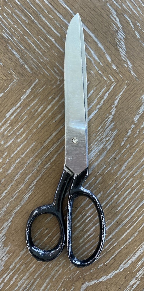 Vintage Black Handled Shears Scissors 7 inches