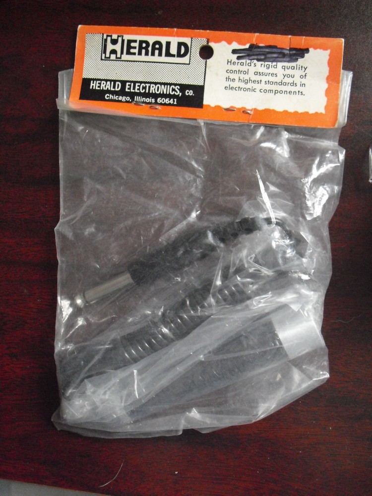 Vintage Herald Electronics Dynamic Microphone w/ 7' Cable Plug NIP Japan