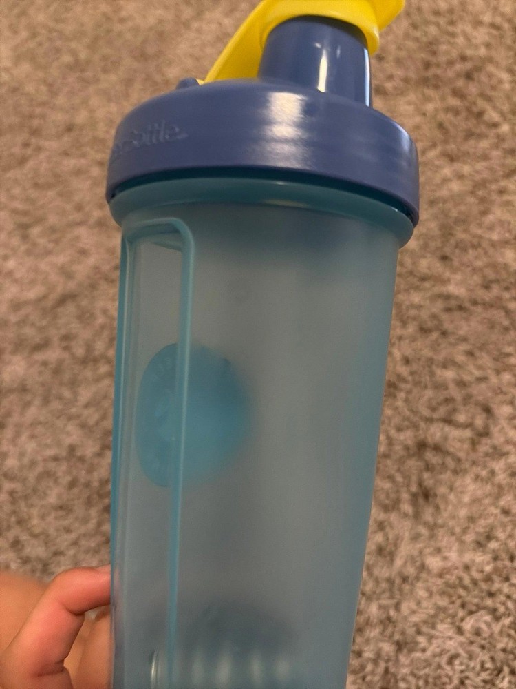 Disney Pixar Finding Nemo Blue Yellow Blender Bottle
