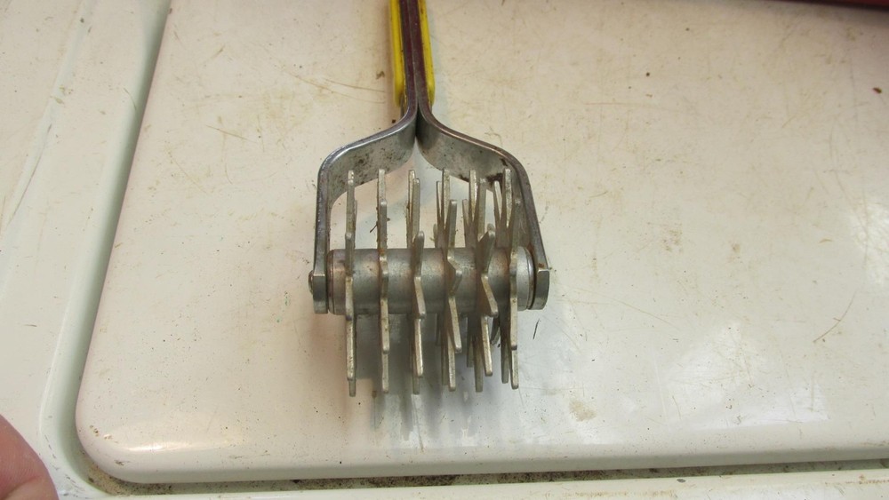 Tenderz It Rolling Tenderizer By Dazey With Yellow Handle