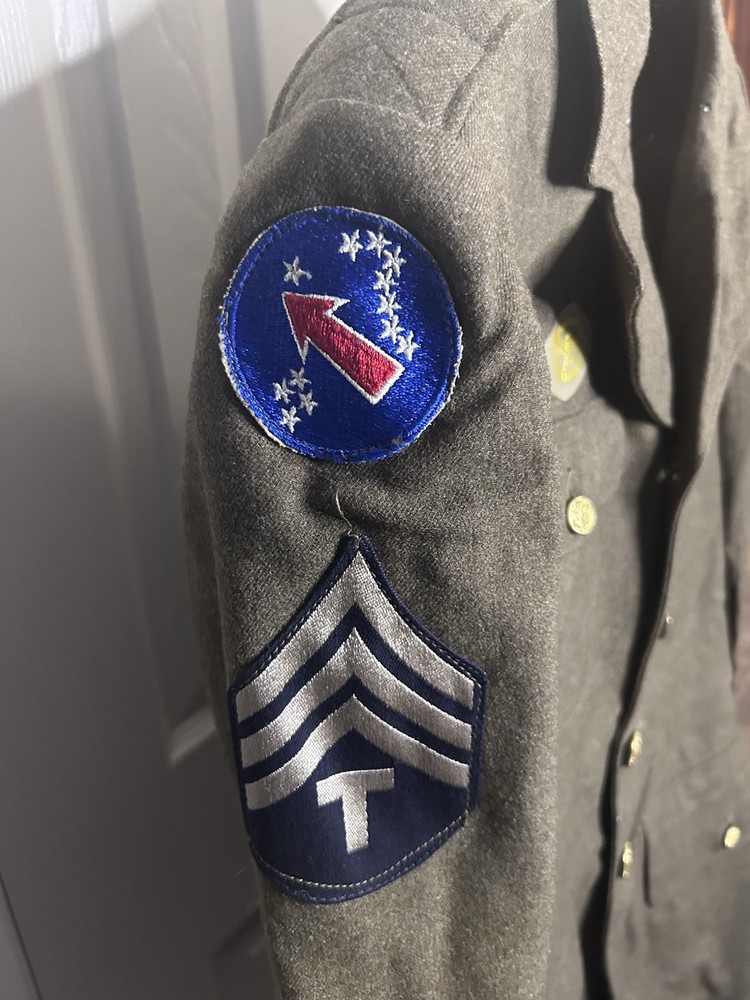 WWII Army Jacket . 6th Army Patches. Size 36L