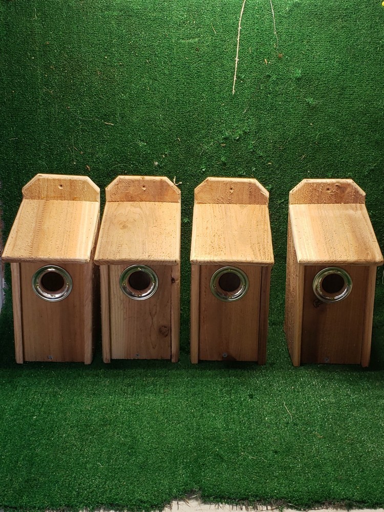 BLUEBIRD CEDAR BIRD HOUSE NEW HANDMADE 5/8 CEDAR with squirrel guard