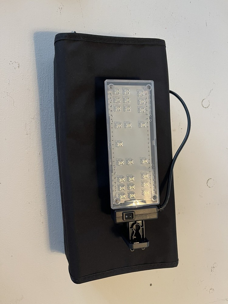 AVERMEDIA AVERVISION 330 PORTABLE DOCUMENT CAMERA PROJECTOR with Carrying case