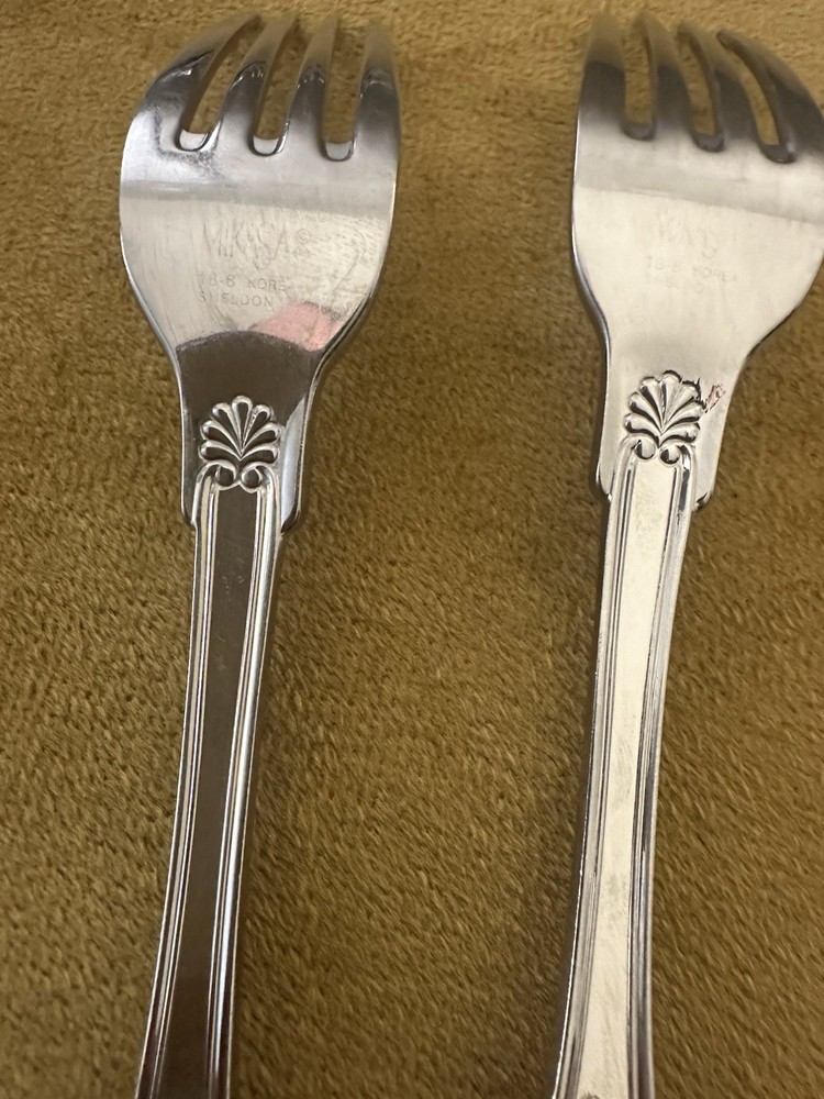 —(2) — Mikasa Sheldon Satin Dinner Forks () - SHELL PATTERN