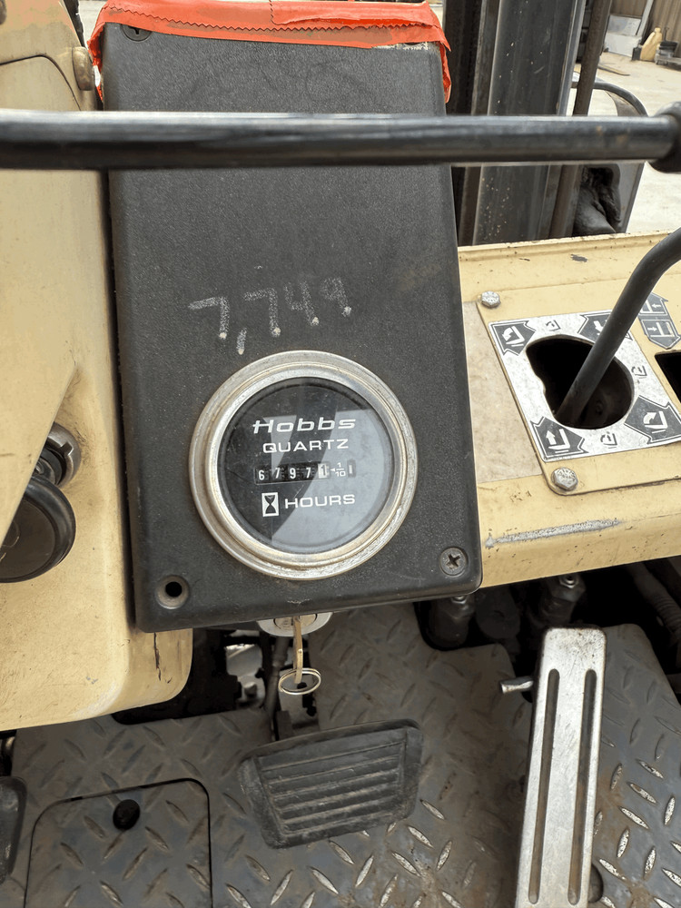 NISSAN 80 FORKLIFT