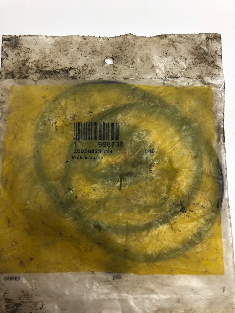 John Deere 998738 Seal