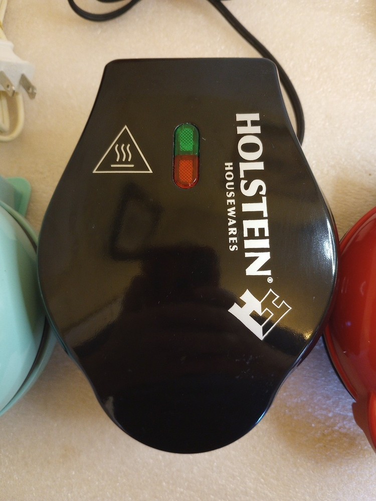 Mini Waffle Maker 3 Mini Waffle Makers Dash Holstein Nostalgia Brands