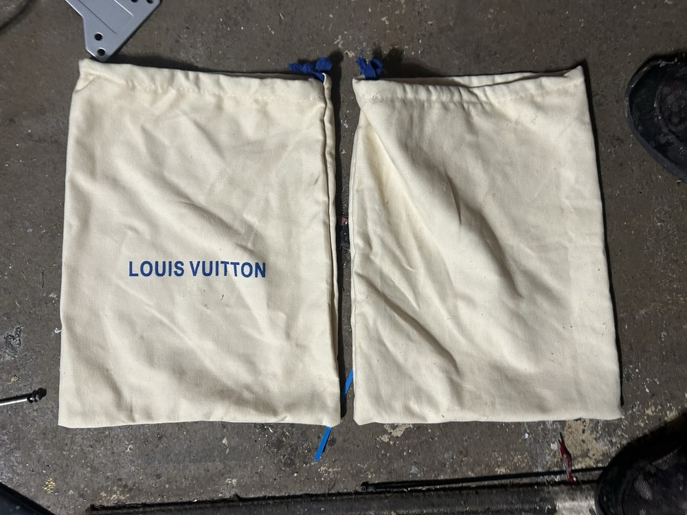 (2) AUTHENTIC Louis Vuitton Dust Bag 10 x 13 With Drawstring. ivory w/ blue