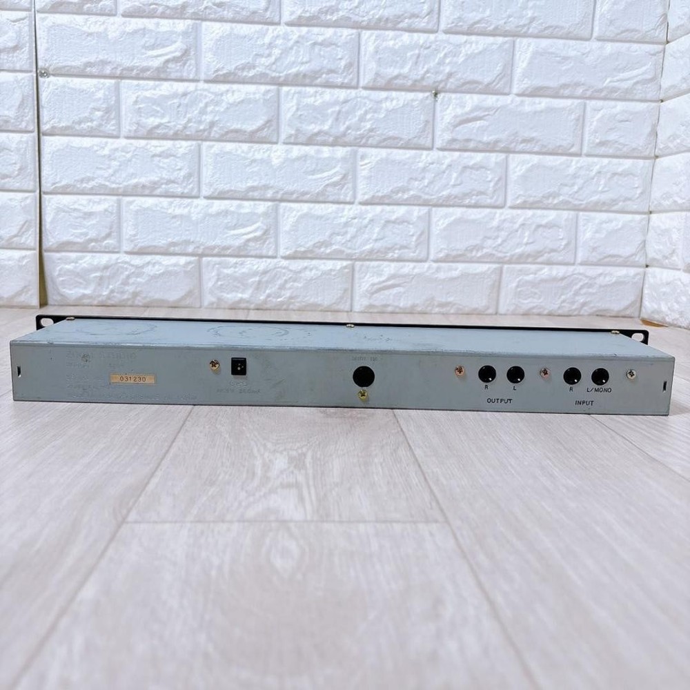 ZOOM STUDIO 1204 Digital Reverb Multi Effects Processor 100 Memory