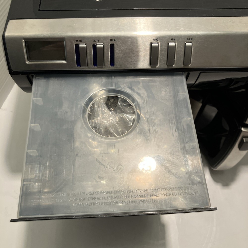 Black & Decker Spacemaker SDC850 Under Cabinet 8 Cup Coffee Maker - EUC -READ