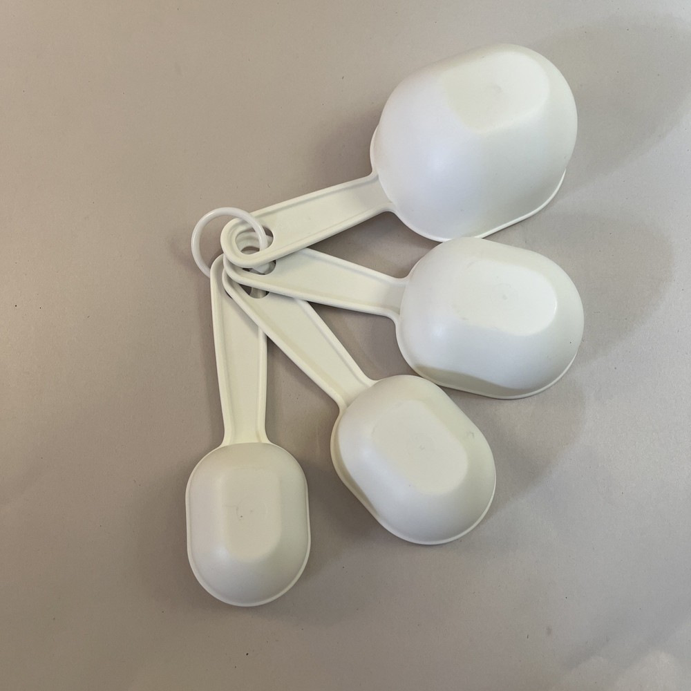 4 Piece Plastic Nesting Measuring Scoops