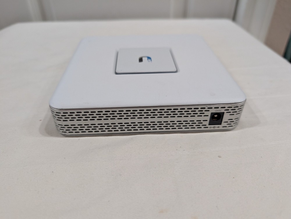 Ubiquiti UniFi Security Gateway (Model: USG)