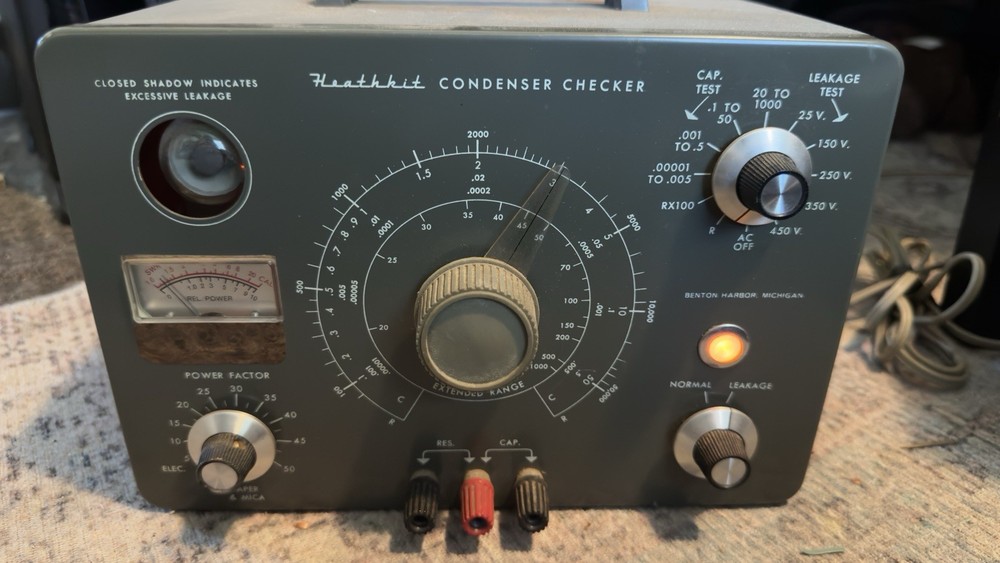 Vintage Heathkit Condenser Checker POWERS ON NOT TESTED