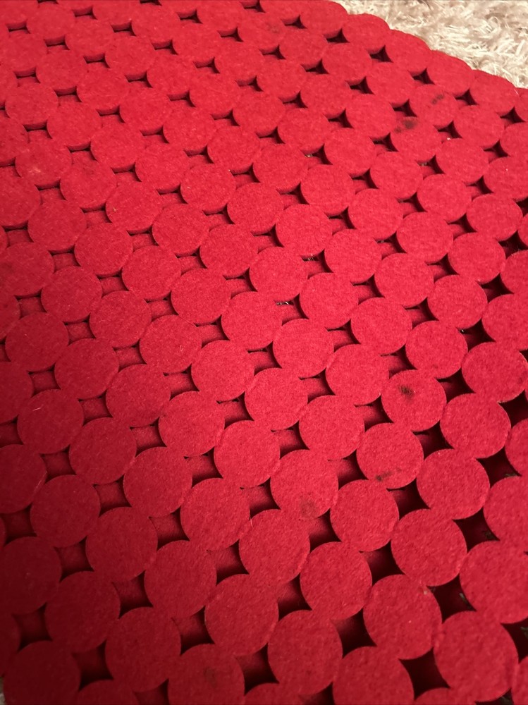Table Runner Red VGC