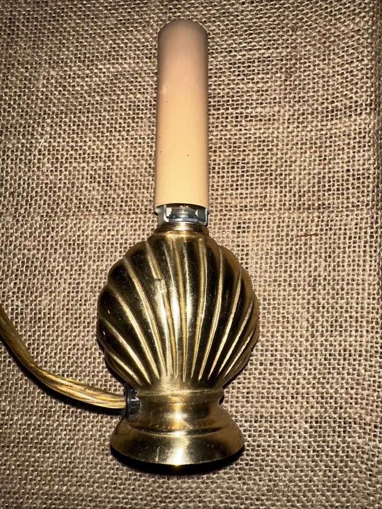 Vintage Brass Seashell Clam Shell Accent Nightlight Figure Works