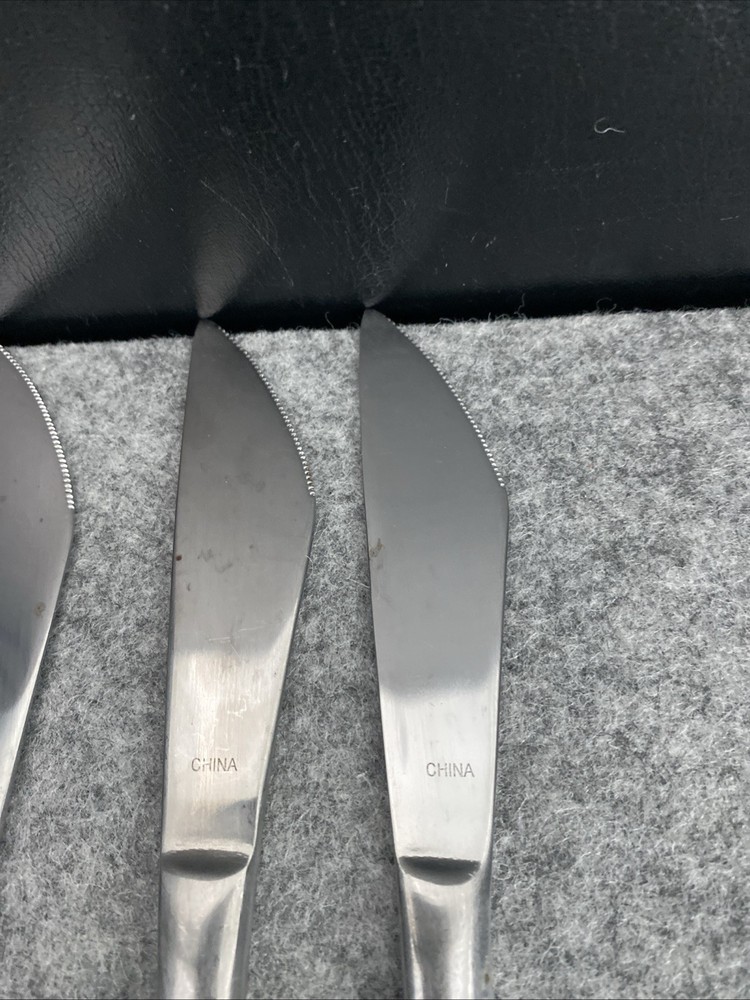 4 Retroneu 18/10 Stainless SILHOUETTE Flatware Modern Solid Knives