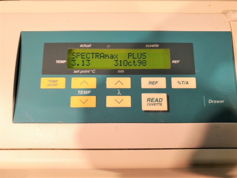 Molecular Devices SpectraMax Plus Microplate Reader Spectrophotometer