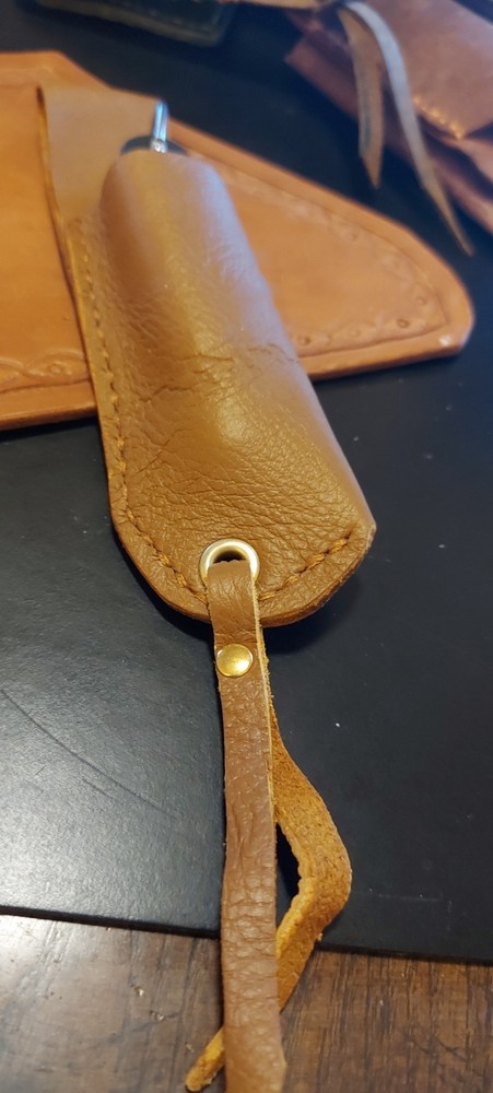 rich leather folding knife sheath for belt rt. hand pull handmade in USA