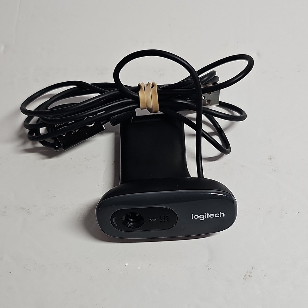 Logitech 720p USB Webcam Black Clip-On High-Resolution Video USB Connectivity