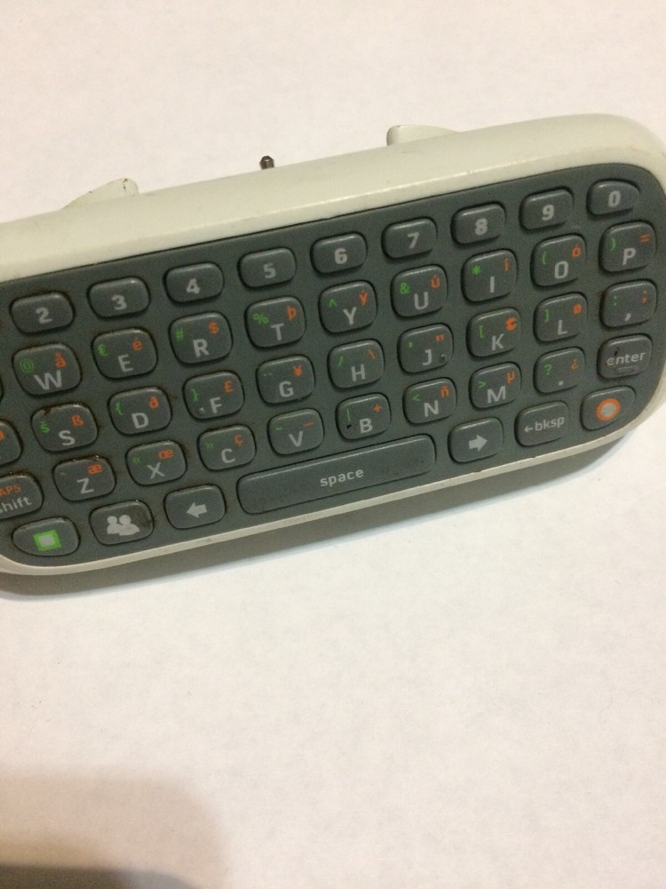 Microsoft Xbox 360 Chatpad Keyboard Controller Attatchment White X814365-001