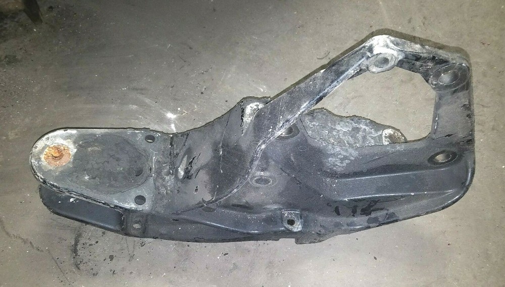 PETERBILT 387 SPRING HANGER 02-04020R