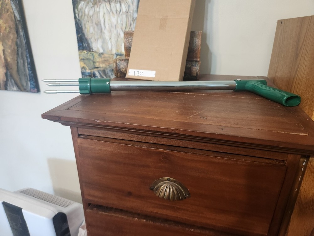 Weed Grabber / Puller Extractor 935N - New In Open Box
