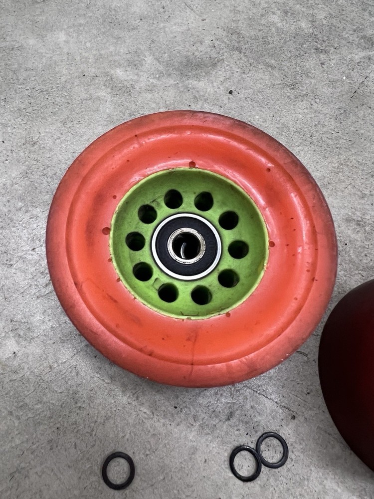 Boosted Board V2 Orangatang Wheels