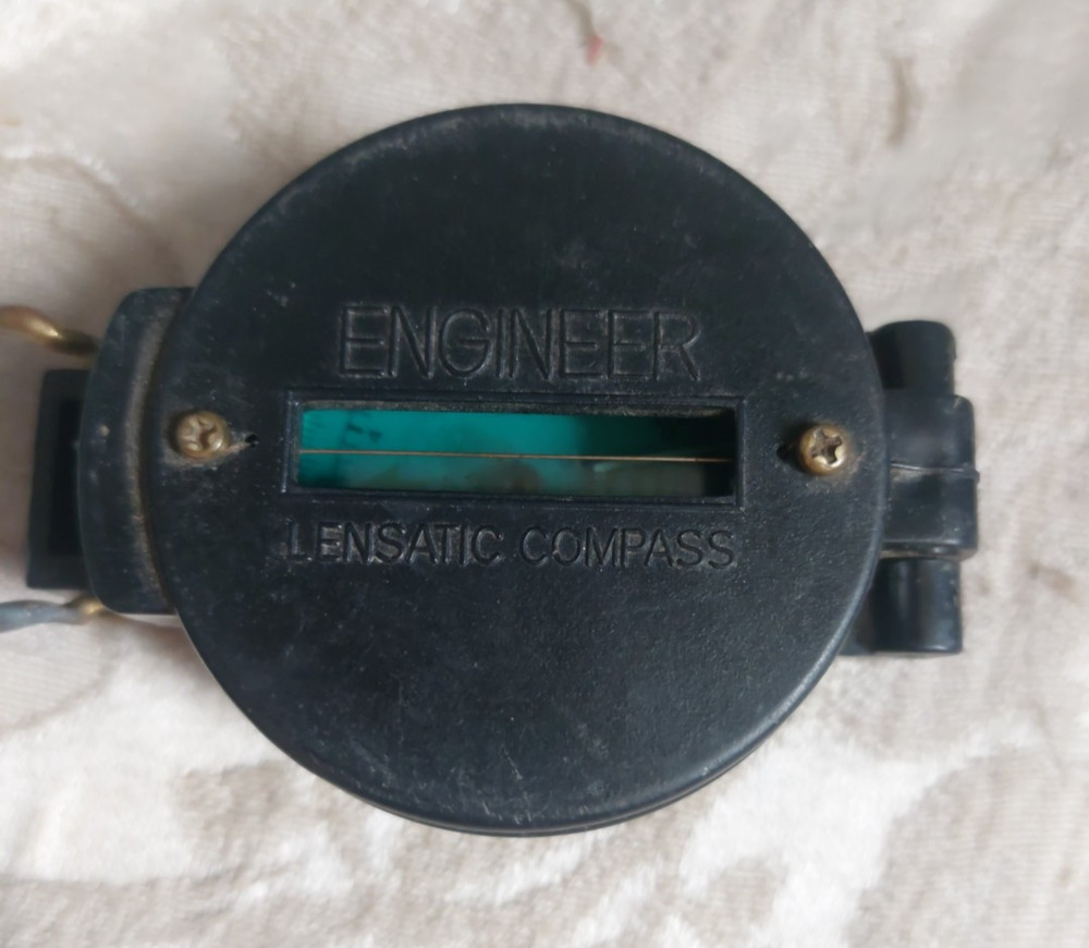 Engineer Compass Pocket Directional - Black Vintage