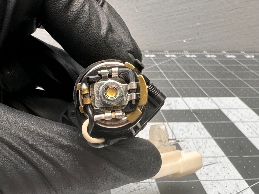 06-15 Lexus IS CIGARETTE LIGHTER ASSEMBLY OEM