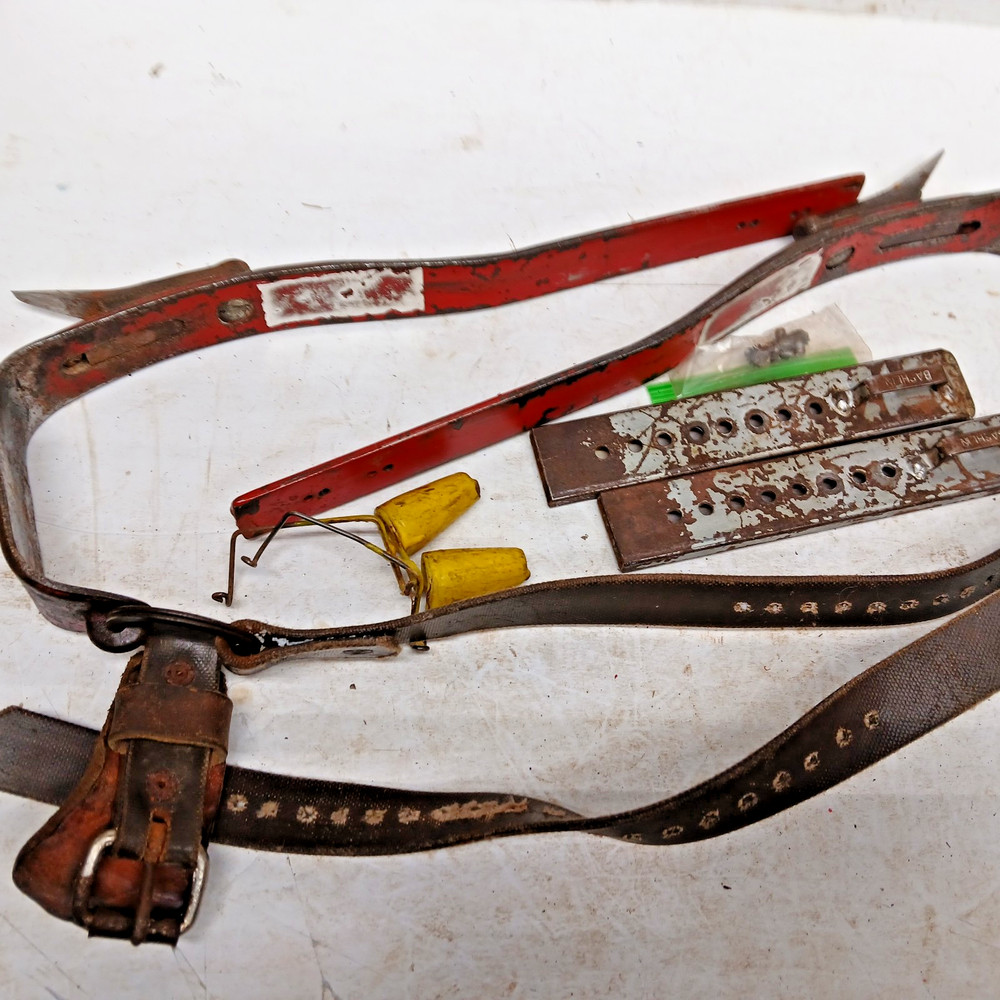 BASHLIN,CLIMBERS, MODEL BD-16B, POLE GAFFS, CLIMBERS HAVE REPLACEABLE GAFFS (1)