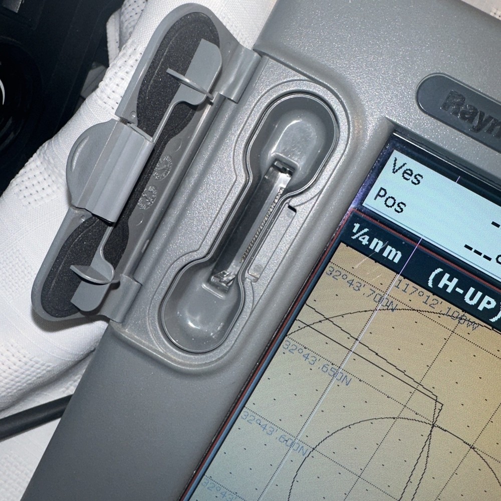 Raymarine C120 Classic Multifunction Display E02022