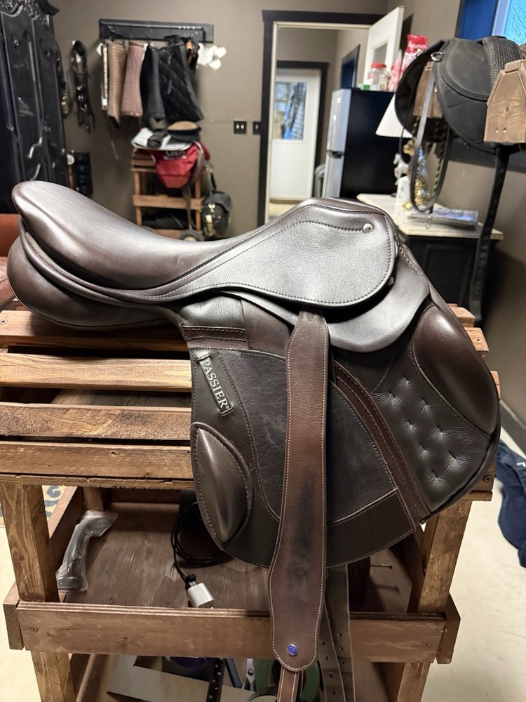 Passier Monoflap Jump Saddle 17.5”