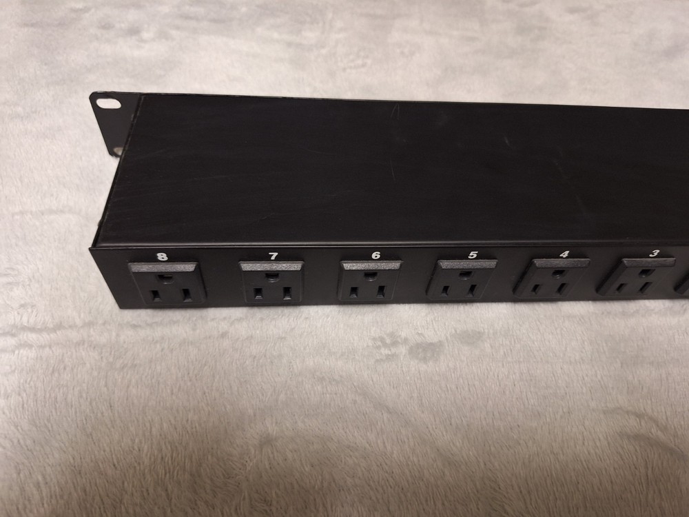 ADJ PC-100A 8-Switch ON/OFF Power Center