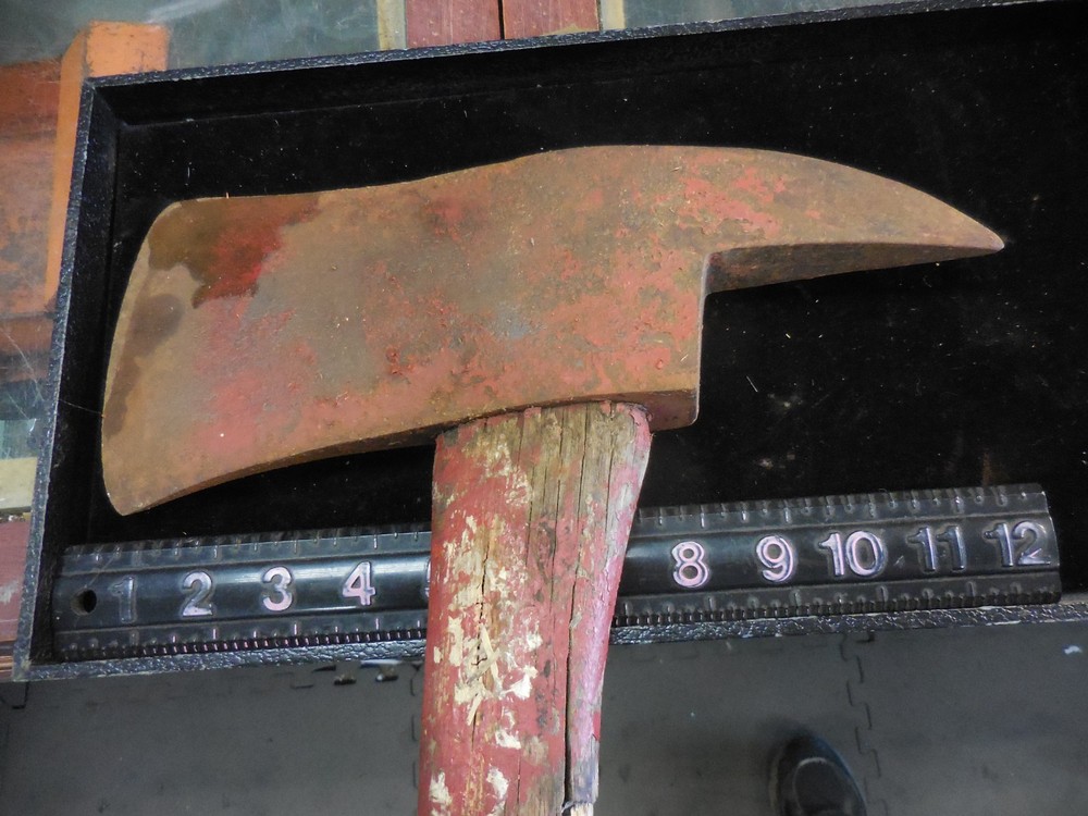 Vintage Axe Forestry Fireman's  Unbranded ---BROKEN HANDLE