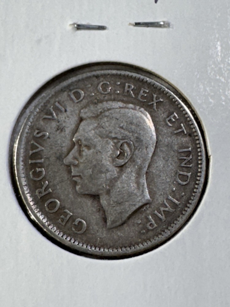 1947 Maple Leaf Canada 25 Cents Silver Coin