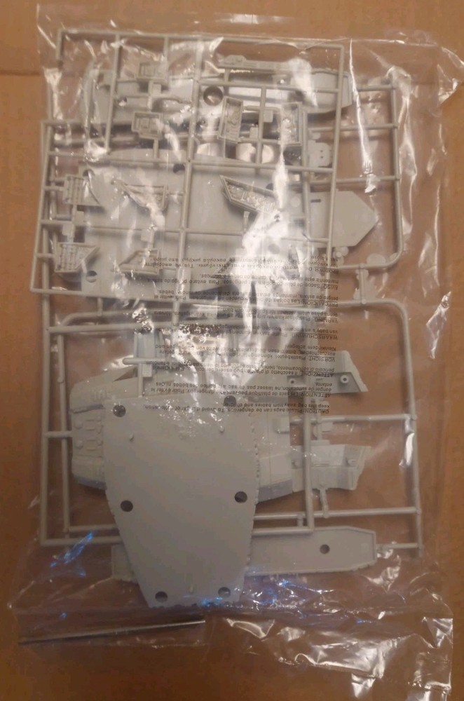 Moebius Models Battlestar Galactica Pegasus 1/4105 Scale Model Kit Open Box