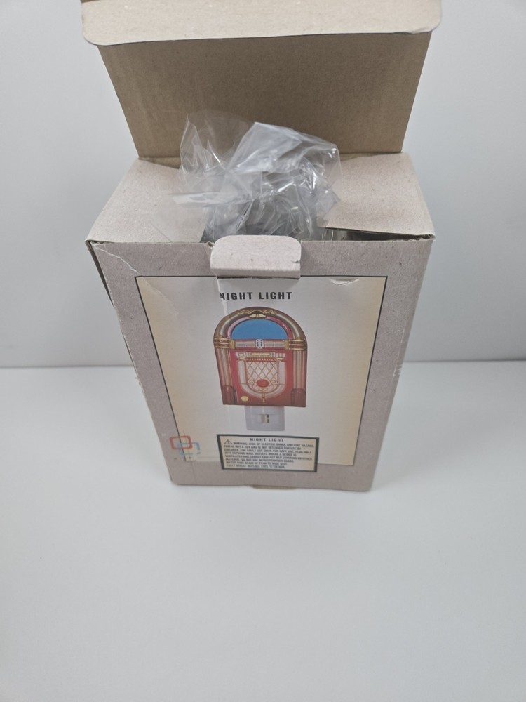 COLORFUL JUKEBOX NIGHT LIGHT - CRACKER BARREL EXCLUSIVE