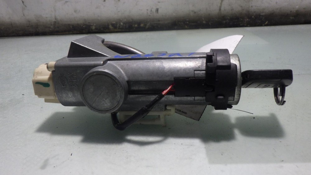 07 NISSAN VERSA Ignition W/Key