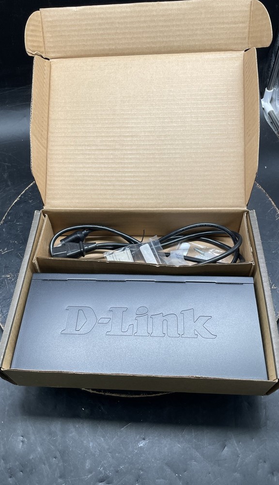 D-Link DGS-1016D 16-Port Gigabit Ethernet Desktop Network Switch