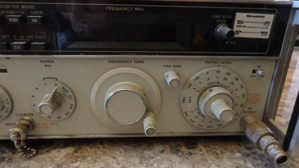 HP Hewlett Packard 8640B Signal Generator