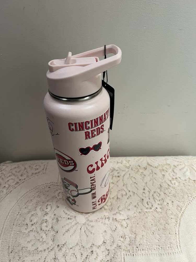 Brand New 34oz Cincinnati Reds Quencher.